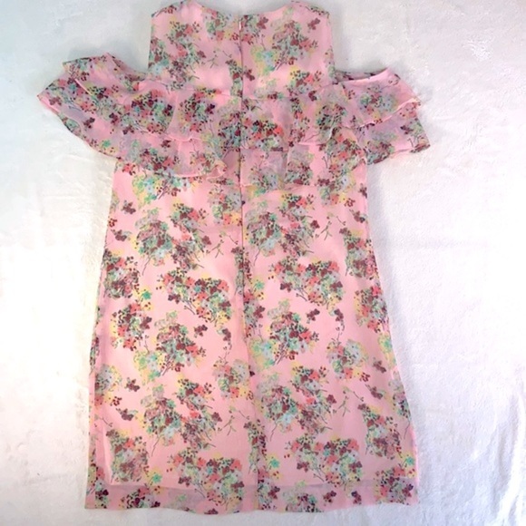Tahari Arthur S. Levine Cold Shoulder Tiered Floral Dress - Picture 9 of 17